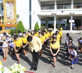 คณะครู บุคลากร และนักเรียนโรงเรียนเทศบาลแสนสุข ร่วมกิจกรรมวันพ่อและวันชาติ ด้วยวันที่ 5 ธันวาคม เป็นวันคล้ายวันเฉลิมพระชนมพรรษาพระบาทสมเด็จพระบรมชนกาธิเบศร มหาภูมิพล อดุลยเดชมหาราช บรมนาถบพิตร เพื่อน้อมสำนึกในพระมหากรุณาธิคุณ