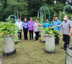 นายกันตภณ สุขสงค์ นายอำเภอวารินชำราบ ตรวจเยี่ยมพื้นที่โรงเรียนเทศบาลแสนสุข เพื่อดำเนินการตามโครงการหนึ่งตำบล หนึ่งหมู่บ้านยั่งยืน (Sustainable Village)