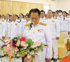 เทศบาลตำบลแสนสุข ร่วมพิธีเจริญพระพุทธมนต์ทำบุญตักบาตร และวาง